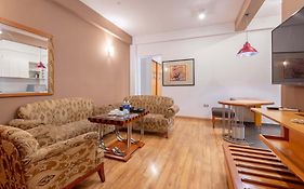 Golden Sunshine Villa Hotel And Travel
